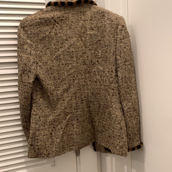 Carlisle Blazer with fur trim, size 6 - Picture 7 of 7